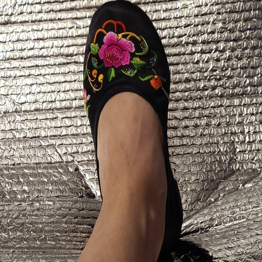 New💥 Handmade 步嬴齋綉花鞋 - Picture 4 of 8